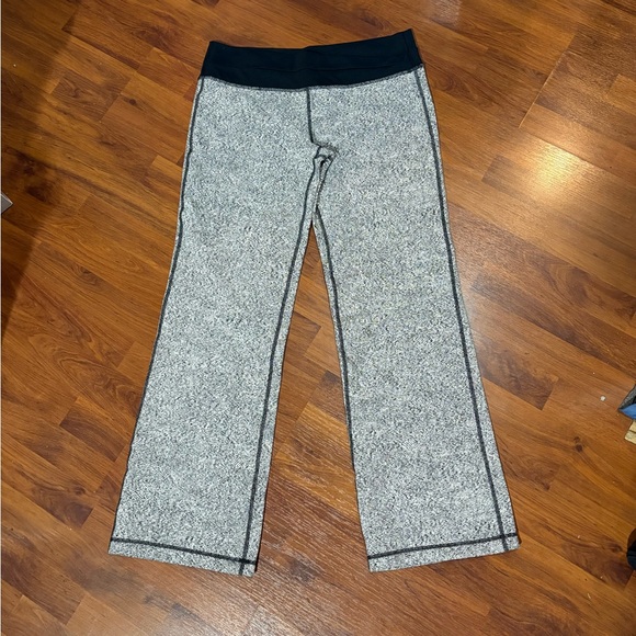 lululemon athletica Black and Gray Wide Leg Leggings - Picture 1 of 13